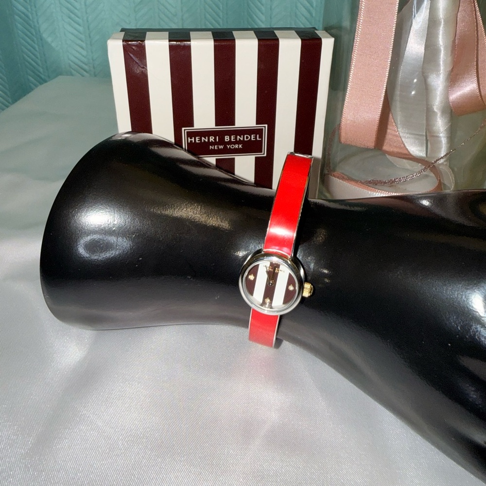 🥳⌚️ HOST PICK ⌚️🥳 NWOT - Henri Bendel “Miss Bendel” Bangle Watch - Picture 3 of 8